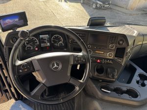 Mercedes-Benz Arocs 2635 6×2 con grúa Fassi F295A.2.26 — fotografía