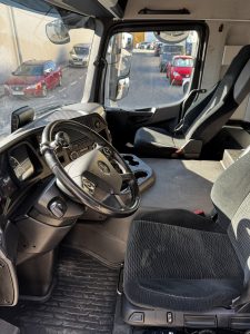 Mercedes-Benz Arocs 2635 6×2 con grúa Fassi F295A.2.26 — fotografía