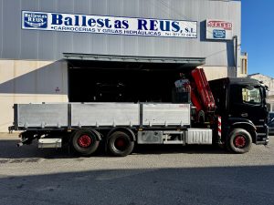Mercedes-Benz Arocs 2635 6×2 con grúa Fassi F295A.2.26 — fotografía