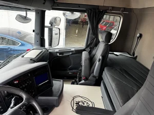 Scania G490 con grúa Palfinger PK 270002 — fotografía