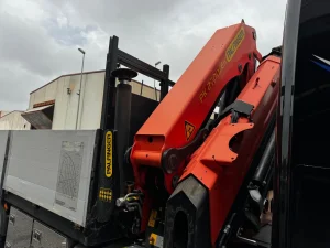 Scania G490 con grúa Palfinger PK 270002 — fotografía