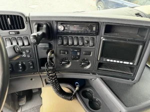 Scania G490 con grúa Palfinger PK 270002 — fotografía