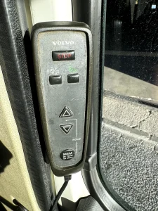 Volvo FM 450 4×2 con equipo de gancho Palfinger de 15 t — fotografía