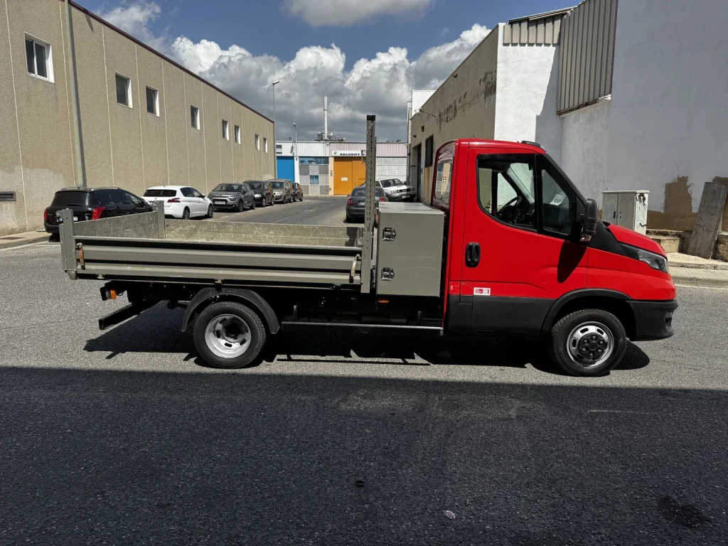 Iveco Daily Ocasión 3500 kg con caja basculante
